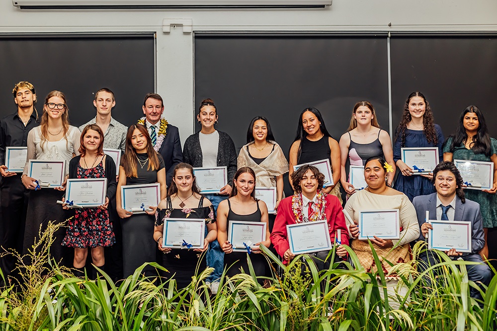 LEVIN - 2024-youth-excellence-scholarships-group-photo